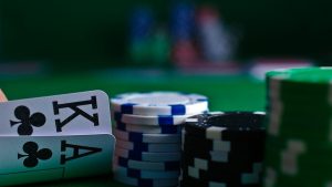 Dealer Hits vs. Stands on Soft 17: House Edge and Rule Differences